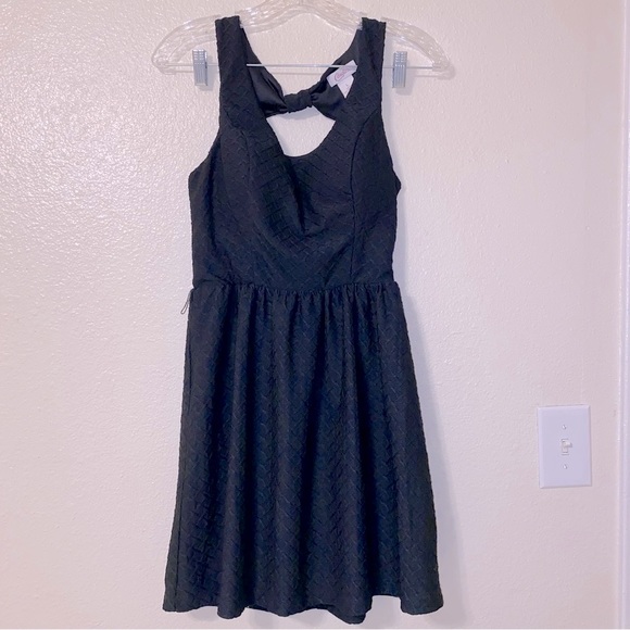 Candie's Dresses & Skirts - Candies LBD black dress - Size Large